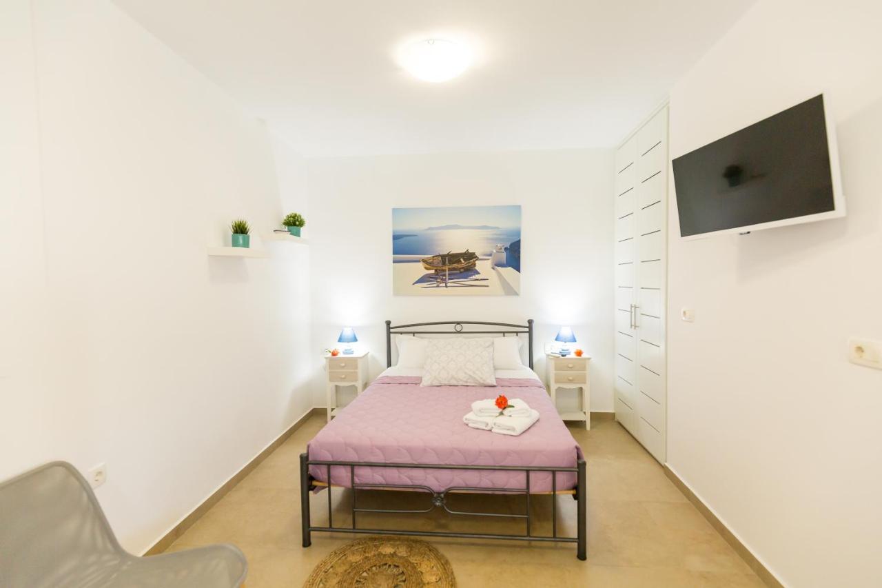 Sunrise Apartment Santorini Emporio  ภายนอก รูปภาพ